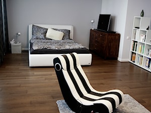 KAWALERKA STAWKI WARSZAWA - Średnia szara sypialnia, styl nowoczesny - zdjęcie od design me too