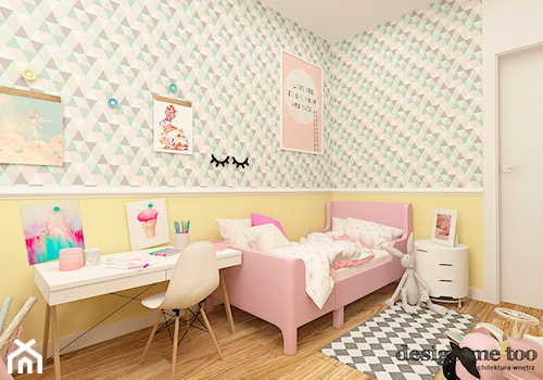 APARTAMENT W RUMI - Średni biały różowy zielony pokój dziecka dla dziecka dla dziewczynki, styl nowoczesny - zdjęcie od design me too