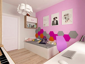 MIESZKANIE NA URSYNOWIE 85 M2 - Średni różowy szary pokój dziecka dla nastolatka dla dziewczynki, styl nowoczesny - zdjęcie od design me too