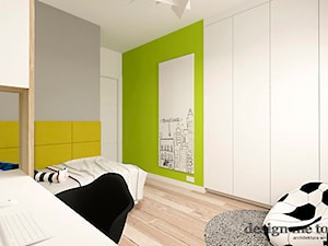 DOM W JÓZEFOSŁAWIU - Średni biały szary zielony żółty pokój dziecka dla nastolatka dla chłopca, styl nowoczesny - zdjęcie od design me too
