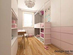 APARTAMENT W RUMI - Średni szary pokój dziecka dla dziecka dla dziewczynki, styl skandynawski - zdjęcie od design me too