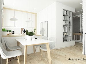 SKANDYNAWSKIE MIESZKANIE NA MOKOTOWIE - Średnia biała jadalnia w kuchni, styl skandynawski - zdjęcie od design me too