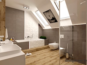 DOM W LESZNOWOLI - Duża na poddaszu z dwoma umywalkami z punktowym oświetleniem łazienka z oknem, styl nowoczesny - zdjęcie od design me too