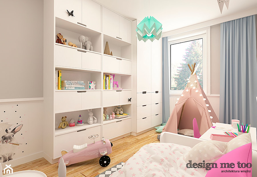 POKOJE DZIEWCZĘCE - Średni biały szary pokój dziecka dla dziecka dla dziewczynki, styl tradycyjny - zdjęcie od design me too