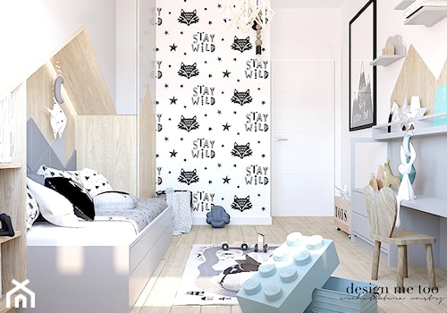 POKOIK MAŁEGO DŻENTELMENA - Mały biały czarny szary z panelami tapicerowanymi pokój dziecka dla dziecka dla chłopca dla dziewczynki, styl skandynawski - zdjęcie od design me too
