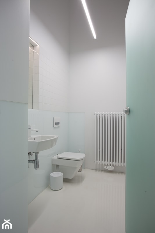 łazienka w biurze, Gliwice - zdjęcie od modero architekci