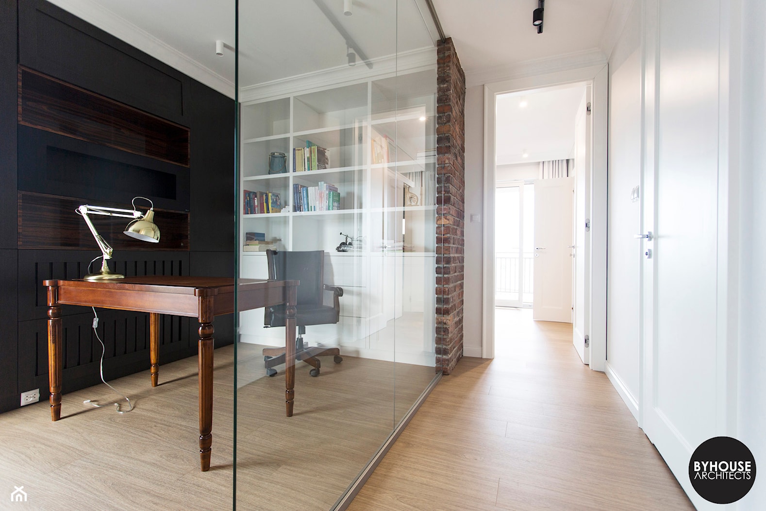 apartamentSUWAŁKI - Małe w osobnym pomieszczeniu biuro, styl nowoczesny - zdjęcie od BYHOUSE ARCHITECTS - Homebook