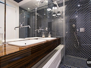 apartamentSUWAŁKI - Mała na poddaszu bez okna z dwoma umywalkami łazienka, styl nowoczesny - zdjęcie od BYHOUSE ARCHITECTS
