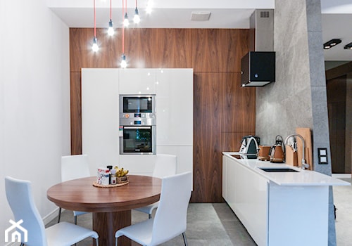 Meble do nowoczesnego mieszkania - Średnia biała szara jadalnia w kuchni, styl minimalistyczny - zdjęcie od Zirador - Meble tworzone z pasją