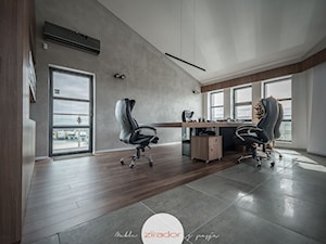 Meble biurowe - Duże w osobnym pomieszczeniu białe szare biuro, styl minimalistyczny - zdjęcie od Zirador - Meble tworzone z pasją