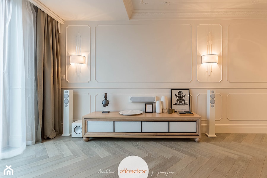 Meble do apartamentu w Krakowie - Mały biały salon, styl glamour - zdjęcie od Zirador - Meble tworzone z pasją