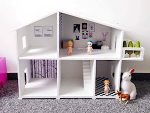 Indywidualny projekt domku dla lalek - zdjęcie od MyWoodVillage - Naturalnie i z pomysłem...