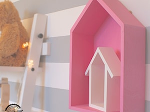 Różowy domek - półka - zdjęcie od MyWoodVillage - Naturalnie i z pomysłem...