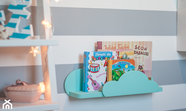 kreatywna półka w kształcie chmury do pokoju dziecka