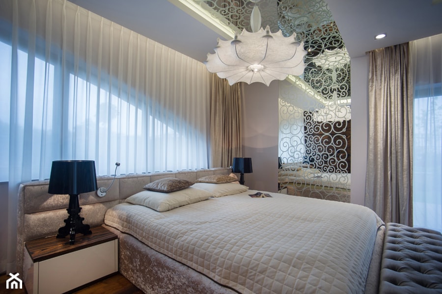 DOM NAD WISŁĄ - Średnia szara sypialnia, styl glamour - zdjęcie od DALMIKO DESIGN Pracownia Projektowa