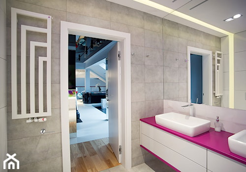 DOM NAD WISŁĄ - Średnia bez okna z dwoma umywalkami łazienka, styl nowoczesny - zdjęcie od DALMIKO DESIGN Pracownia Projektowa
