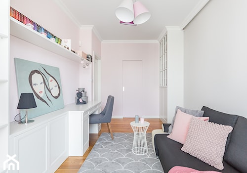 Apartament na Ursynowie - Średni biały różowy pokój dziecka dla nastolatka dla chłopca dla dziewczynki, styl nowoczesny - zdjęcie od ZAWICKA-ID Projektowanie wnętrz