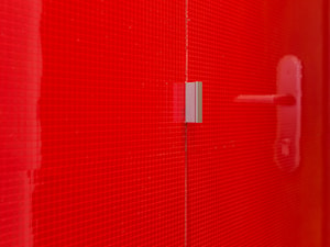 Czerwona szafa - zdjęcie od ZAWICKA-ID Projektowanie wnętrz