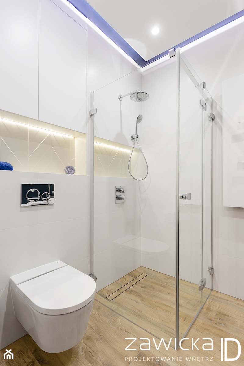 Dom jednorodzinny pod Warszawą - konkurs - Mała bez okna z punktowym oświetleniem łazienka, styl nowoczesny - zdjęcie od ZAWICKA-ID Projektowanie wnętrz