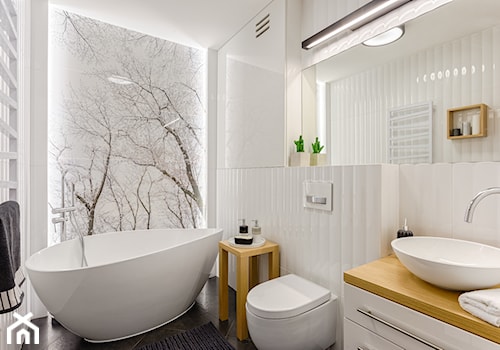 Czarno - biała łazienka z wanną - zdjęcie od ZAWICKA-ID Projektowanie wnętrz