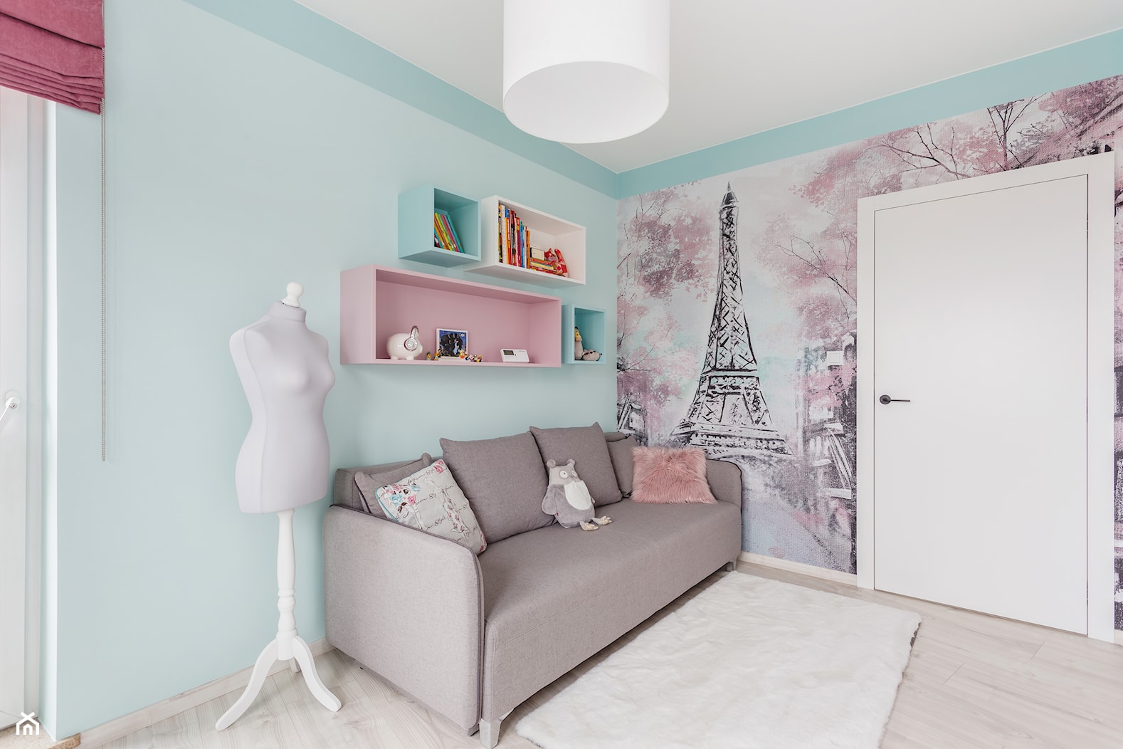 90 m2 po remoncie - Średni miętowy różowy niebieski pokój dziecka dla nastolatka dla dziewczynki, styl nowoczesny - zdjęcie od ZAWICKA-ID Projektowanie wnętrz - Homebook