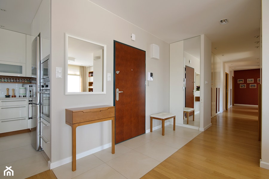 Apartament dla 4-osobowej rodziny - Hol / przedpokój, styl nowoczesny - zdjęcie od ZAWICKA-ID Projektowanie wnętrz