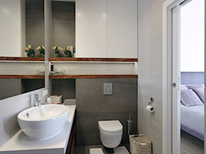 Apartament dla 4-osobowej rodziny - Mała łazienka, styl nowoczesny - zdjęcie od ZAWICKA-ID Projektowanie wnętrz