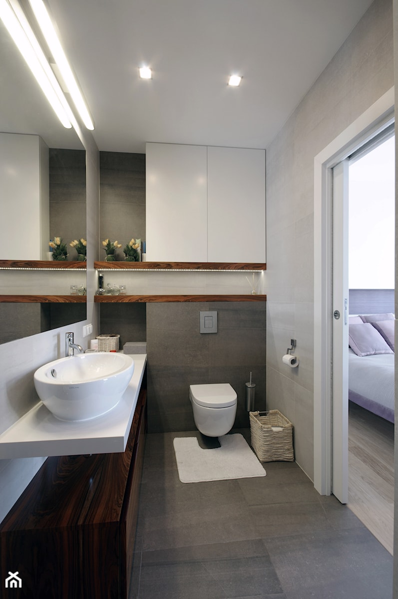 Apartament dla 4-osobowej rodziny - Mała łazienka, styl nowoczesny - zdjęcie od ZAWICKA-ID Projektowanie wnętrz