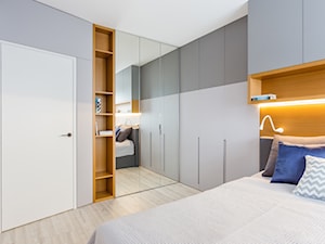 90 m2 po remoncie - Średnia szara sypialnia, styl nowoczesny - zdjęcie od ZAWICKA-ID Projektowanie wnętrz