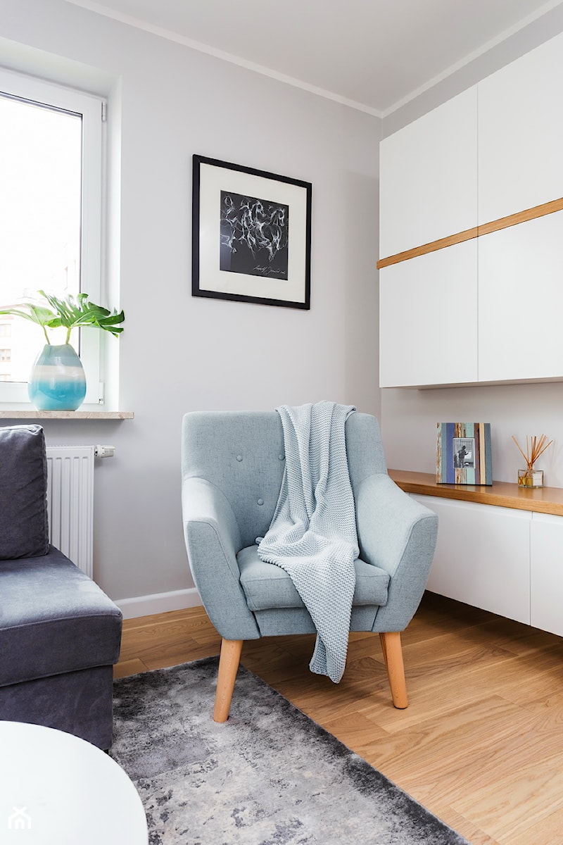 Mieszkanie dla rodziny - Mały biały salon, styl skandynawski - zdjęcie od ZAWICKA-ID Projektowanie wnętrz