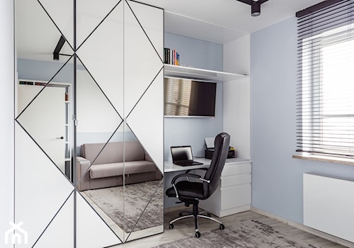 90 m2 po remoncie - Średnie z sofą białe niebieskie biuro, styl nowoczesny - zdjęcie od ZAWICKA-ID Projektowanie wnętrz