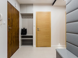 Mieszkanie dla rodziny - Hol / przedpokój, styl nowoczesny - zdjęcie od ZAWICKA-ID Projektowanie wnętrz