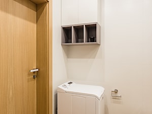 Łazienka w bieli i szarości - zdjęcie od ZAWICKA-ID Projektowanie wnętrz