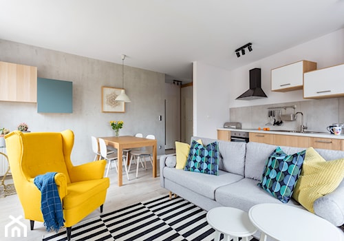 Mieszkanie 45 m2 na Białołęce - Średni biały szary salon z kuchnią z jadalnią, styl skandynawski - zdjęcie od ZAWICKA-ID Projektowanie wnętrz