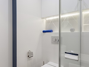 Dom jednorodzinny pod Warszawą - konkurs - Mała bez okna łazienka, styl nowoczesny - zdjęcie od ZAWICKA-ID Projektowanie wnętrz