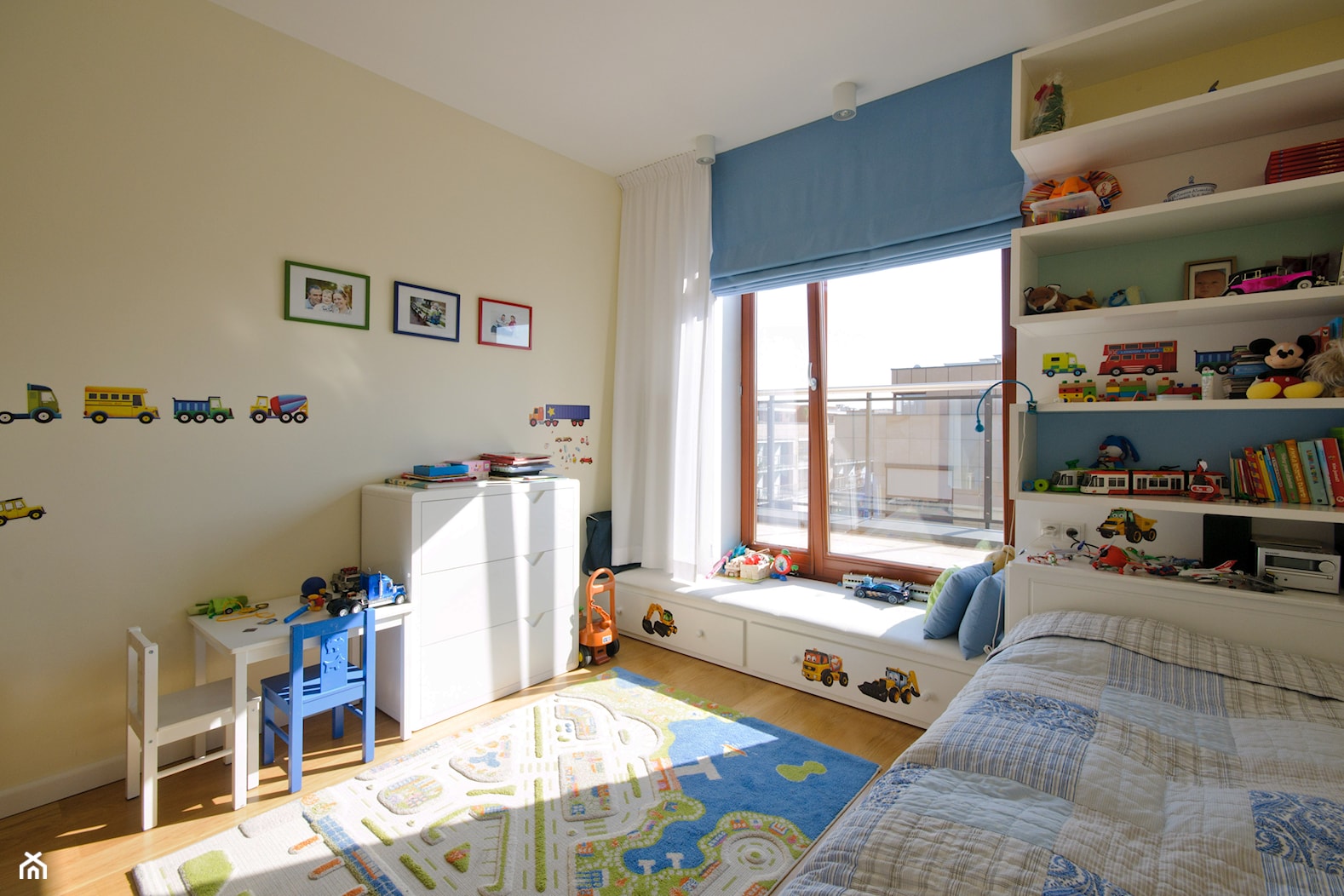 Apartament dla 4-osobowej rodziny - Pokój dziecka, styl nowoczesny - zdjęcie od ZAWICKA-ID Projektowanie wnętrz - Homebook