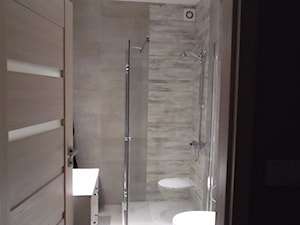 #lazienkawbloku - Mała bez okna z punktowym oświetleniem łazienka - zdjęcie od Iweet
