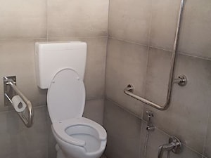 Toaleta dla osoby niepełnosprawnej typu WC BIDET - zdjęcie od Akcjum