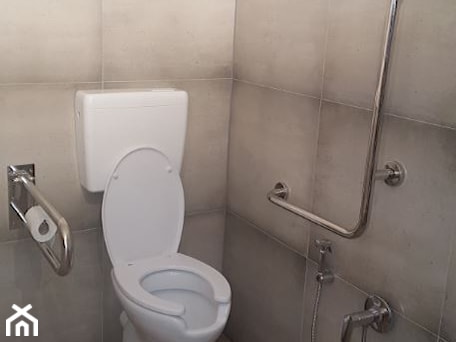 Aranżacje wnętrz - Łazienka: Toaleta dla osoby niepełnosprawnej typu WC BIDET - Akcjum . Przeglądaj, dodawaj i zapisuj najlepsze zdjęcia, pomysły i inspiracje designerskie. W bazie mamy już prawie milion fotografii!