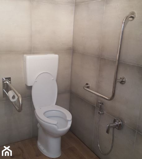 Toaleta dla osoby niepełnosprawnej typu WC BIDET - zdjęcie od Akcjum