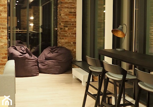 Biuro w domowym stylu - Średnia beżowa jadalnia w salonie, styl industrialny - zdjęcie od Anna Maria Marszałek Studio Projektowe