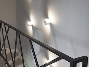 Oświetlenie klatki schodowej - zdjęcie od Anna Maria Marszałek Studio Projektowe