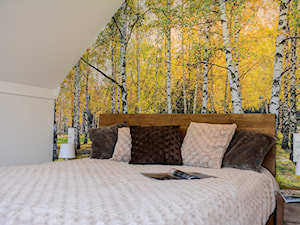 Nowoczesny, sielski domek na wsi - Mała szara sypialnia na poddaszu, styl nowoczesny - zdjęcie od Driada