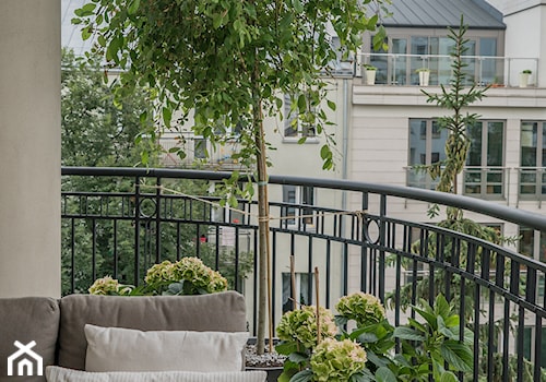 Elegancki balkon - zdjęcie od Miejskie Ziele