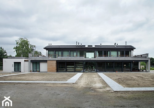 Dom Jednorodzinny pod Poznaniem - Duże jednopiętrowe nowoczesne domy jednorodzinne murowane z dwuspadowym dachem - zdjęcie od Architekt Krzysztof Żółtowski - PEGAZ
