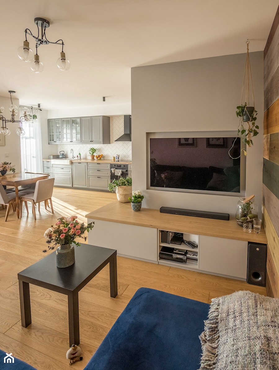 Mieszkanie Poznań - Realizacja - Mały beżowy salon z kuchnią z jadalnią, styl nowoczesny - zdjęcie od ememstudio