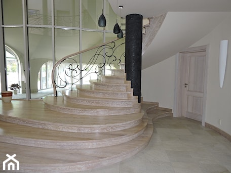 Aranżacje wnętrz - Hol / Przedpokój: Projekt rezydencji Villanette - ORIOL - schody w holu - Architekci VILLANETTE. Przeglądaj, dodawaj i zapisuj najlepsze zdjęcia, pomysły i inspiracje designerskie. W bazie mamy już prawie milion fotografii!
