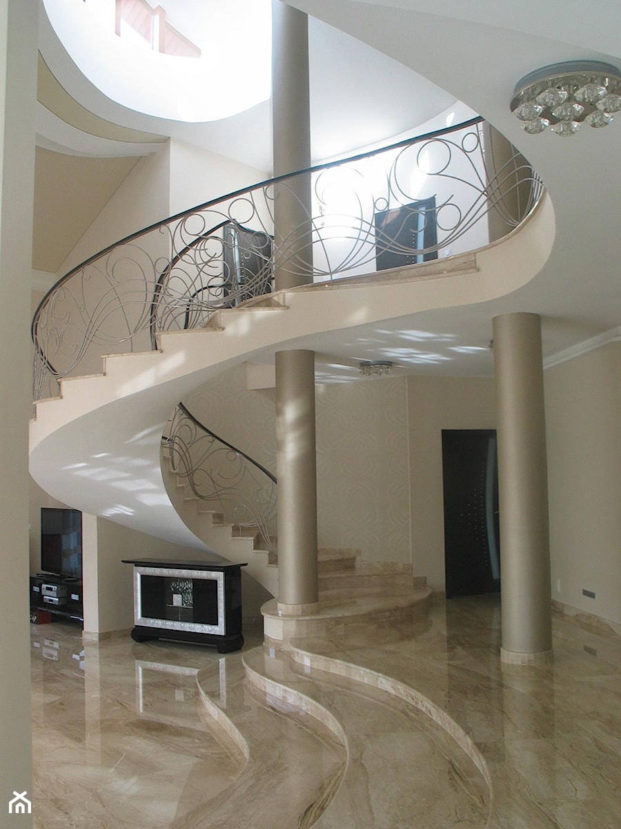 Projekty rezydencji Villanette- schody w rezydencji AMAYA - zdjęcie od Architekci VILLANETTE