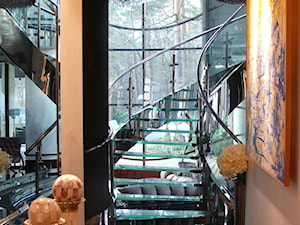 Projekt rezydencji Villanette - ARCADIO - schody w salonie - zdjęcie od Architekci VILLANETTE