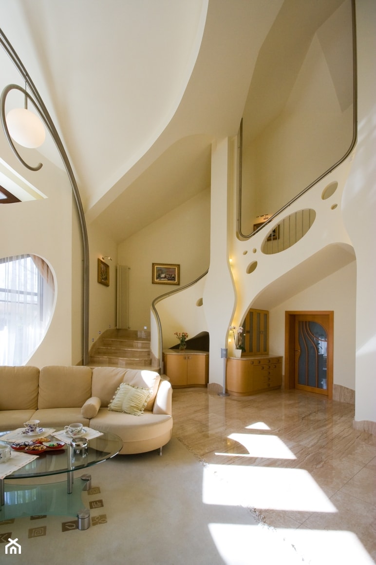 Projekt rezydencji Villanette - SWING schody w salonie - zdjęcie od Architekci VILLANETTE
